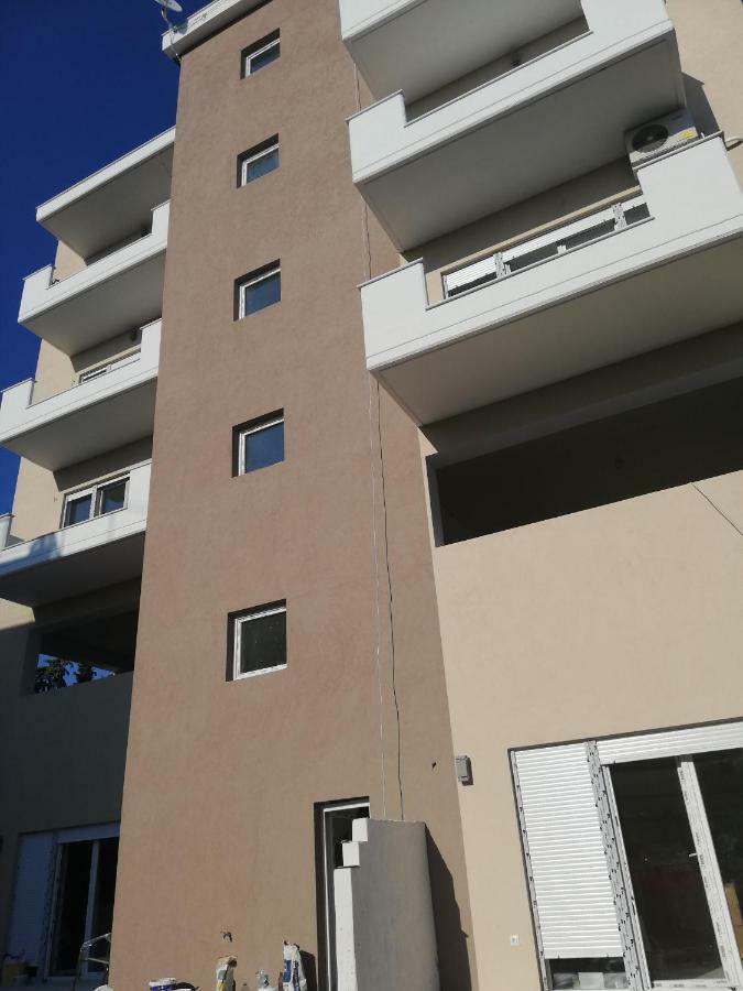 Crystal Blue Apartments Nea Kallikrateia Exterior photo